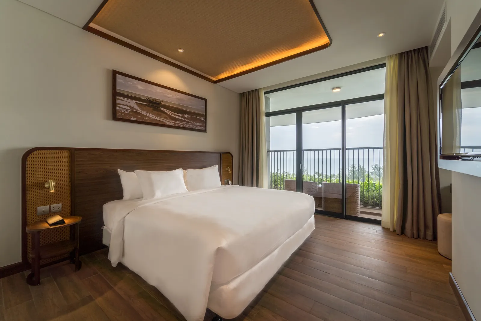 Executive Deluxe King with Garden View