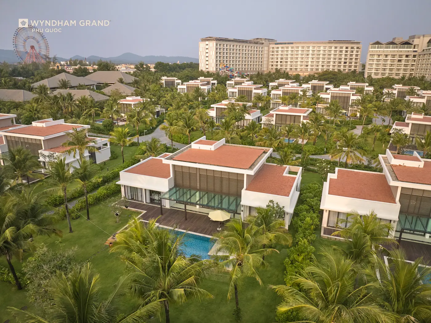 WYNDHAM GRAND, photo 1