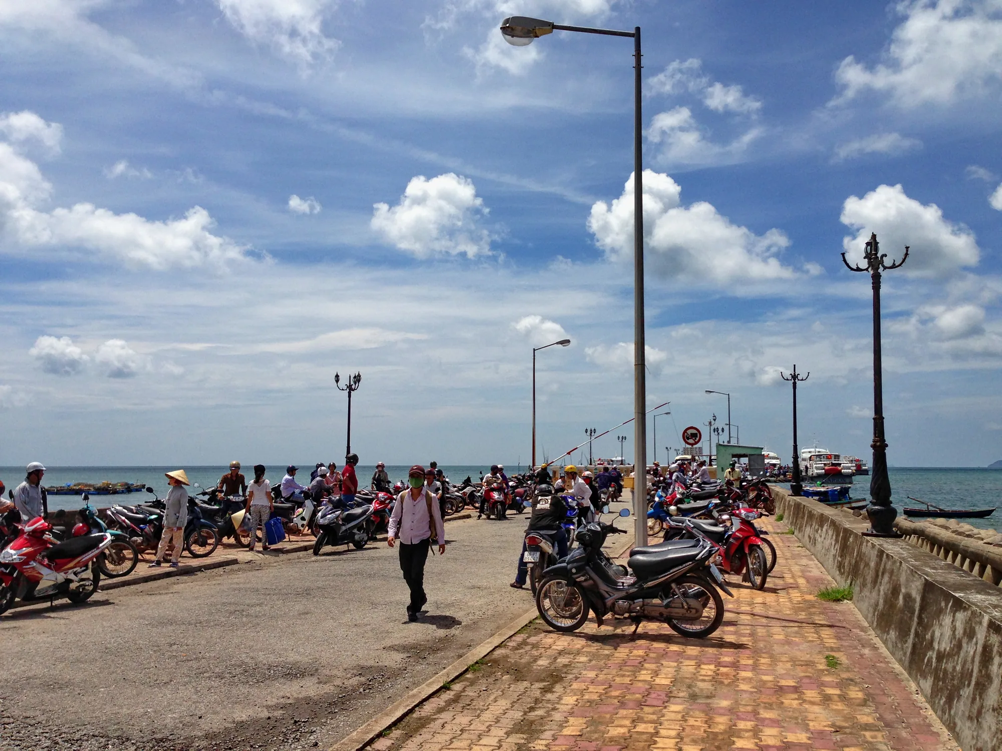 Hàm Ninh Village & Crab Feast